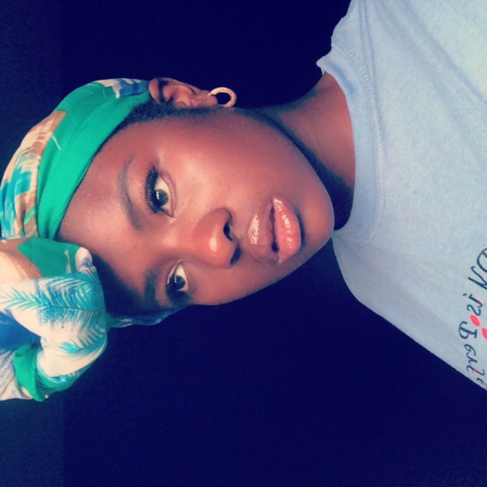 Meet your Posher, Karine